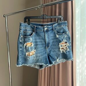 Pair of Judy Blue denim shorts. Size XL, great condition!